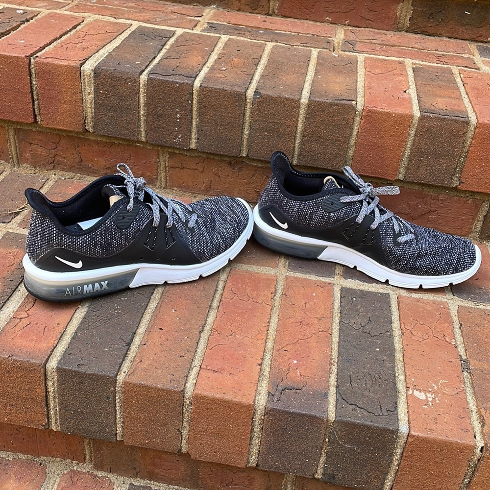 Nike air maxes